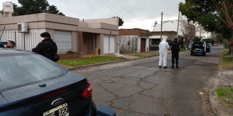Policía de la Federal se defendió a los tiros e hirió a delincuentes en Morón
