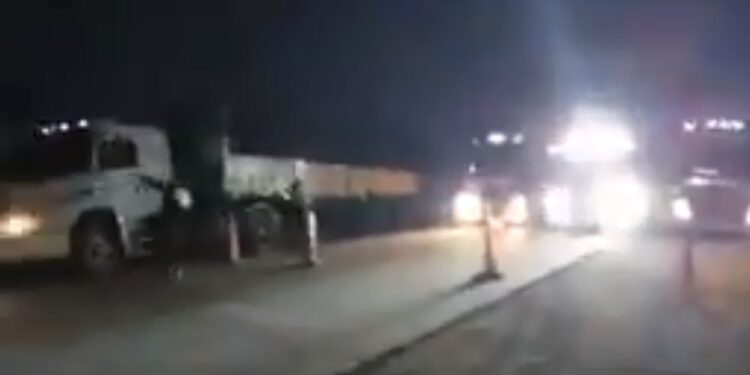 Camioneros atravesaron por la fuerza un control sanitario en el límite entre Santiago del Estero