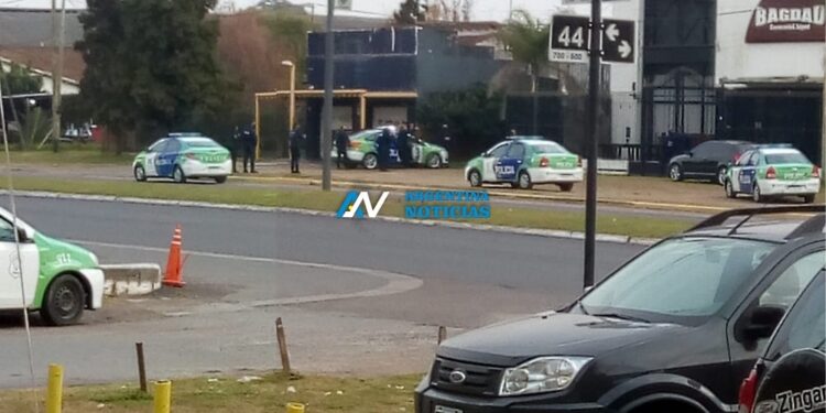 Villa Elisa: Armaron una fiesta clandestina frente al comando de Patrullas norte y la policía se enteró esta mañana