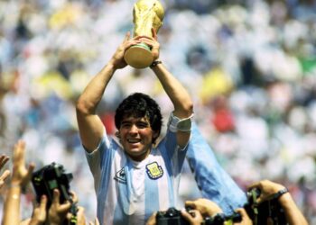 Murió Diego Armando Maradona, el ídolo del fútbol mundial