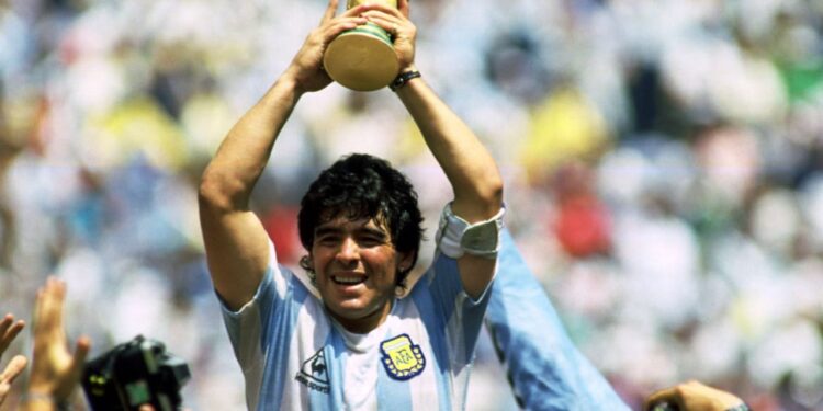Murió Diego Armando Maradona, el ídolo del fútbol mundial