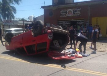 Escobar: Escapaban de la Policía y terminaron volcando con un bebé a bordo
