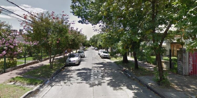 Castelar: Asistió a una fiesta, discutió y lo mataron a cuchillazos