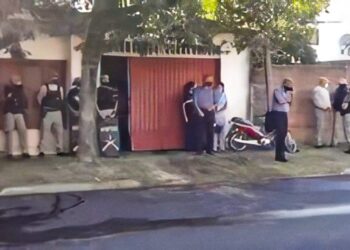 Mató a su pareja y a sus dos hijos pequeños prendiéndoles fuego la casa en Corrientes