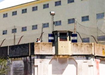 Merlo: Matan de un tiro en la cabeza a un guardiacárcel delante de su pareja