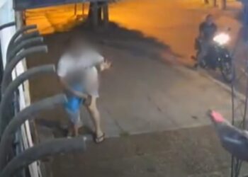 Bernal: Un grupo de delincuentes asaltó a varias personas y le apuntaron con armas a un nene