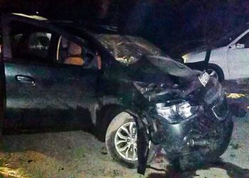 González Catán: Tres delincuentes robaron una camioneta, colisionaron y fueron detenidos.