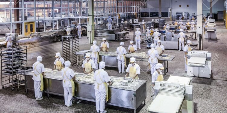 El empleo registrado aumentó en agosto un 2,8% interanual.