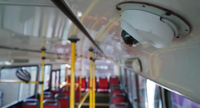 Vicente López: instalarán cámaras de seguridad en los colectivos de la Línea del Bicentenario.