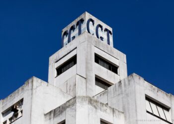 Funcionarios, gremios y empresarios se reúnen para definir la actualización del salario, que quedo por debajo de la canasta basica .