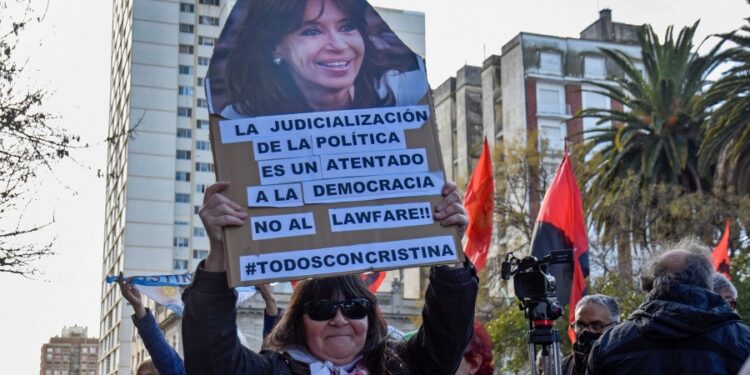 Larreta no acatará el fallo para sacar la policía de las cercanías de la casa de Cristina Kirchner.