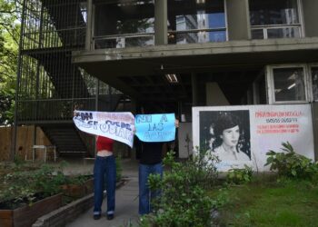 Estudiantes del Mariano Acosta levantaron la toma, pero otros colegios siguen la protesta.