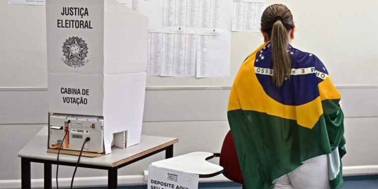 Lula ganó por más de 5 puntos e irá a segunda vuelta con Bolsonaro.