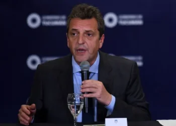 MASSA : VA POR TODO  Y SE JUEGA TODAS LAS CARTAS ANTE MILEI .