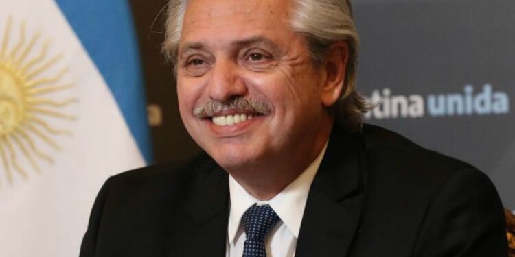Alberto Fernández ya inició el trámite de su jubilación como ex presidente: cobraría unos 7 millones de pesos.