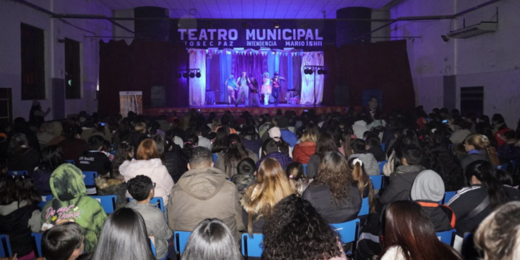 Miles de niños y niñas disfrutan de las vacaciones de invierno , en los Municipios de Gran Buenos Aires con show Gratuitos.