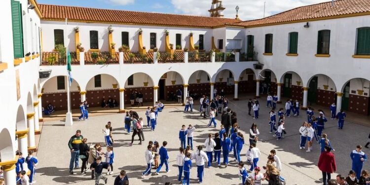SAN MARTIN: Un alumno de un colegio  vendía fotos de sus compañeras desnudas creadas con inteligencia artificial.