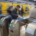 Subte: claves para usar el nuevo pago con celular o tarjetas.