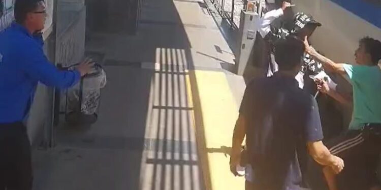 CLAYPOLE : TREN LINEA ROCA A PIÑAS LIMPIAS.