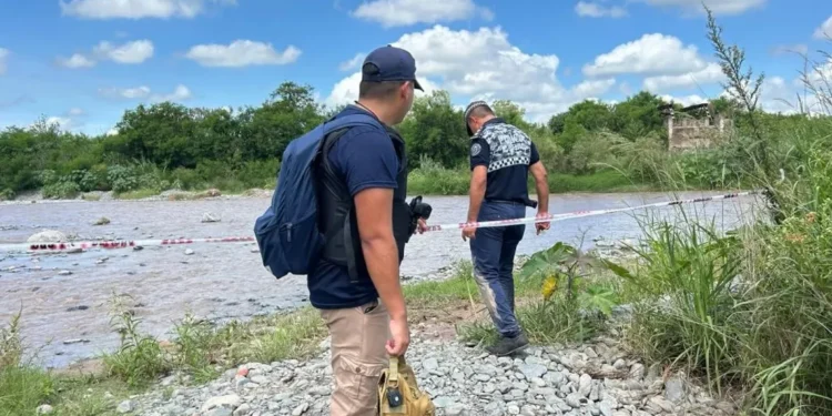 Hallan muerta a una niña de 7  años y detuvieron a su madre.