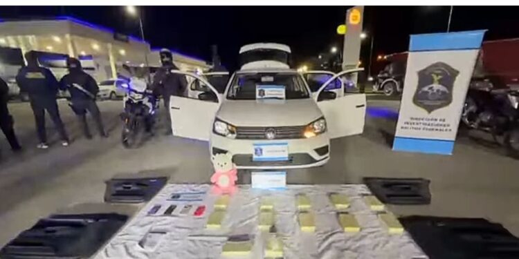 BELLA VISTA : DESBARATAN BANDA NARCO QUE VENDIA DROGAS AL SALON DE JANOS .