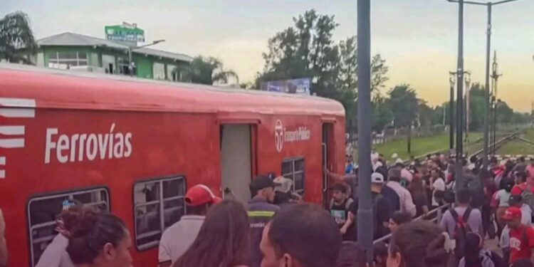 Trágico accidente en la estación Grand Bourg: Un adolescente murió arrollado por un tren.