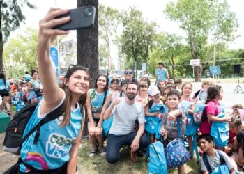 Hurlingham inauguró la colonia de verano en el Polideportivo Municipal.
