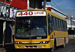 RUTA 197 Y RUTA 8 CASI MATAN A UN CHOFER DE LINEA 440.