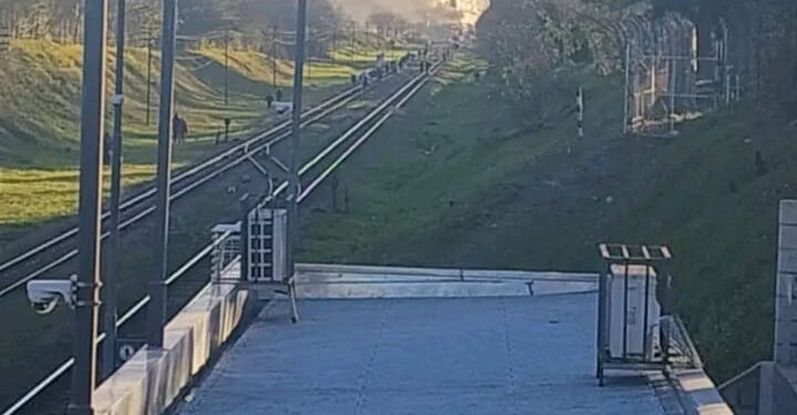 AYER VECINOS DEL BARRIO SAN JORGE DE DON TORCUATO CORTARON LAS VIAS DEL TREN