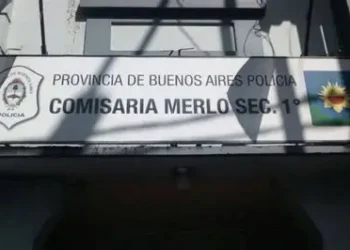MERLO :MOTOCHORROS ROBAN A REPATIDOR DE PEDIDO YA .