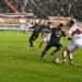 EL GALLO GANO EL CLASICO Y QUEDO PUNTERO DE SU ZONA .