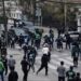 HINCHAS DE SAN MIGUEL SE ENFRETARON CON LA POLICIA .