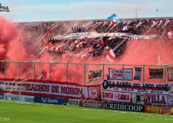 GANO MORON Y ES PUNTERO EN SU ZONA .