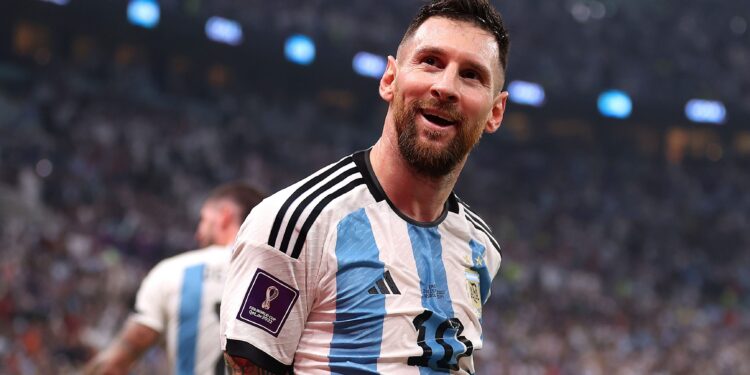GOLEADA ARGENTINA DE LA MANO DEL 10.