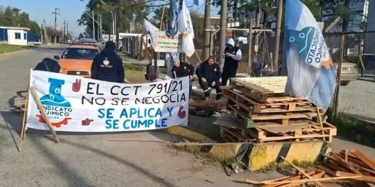 El Sindicato Químico Pilar denunció despidos y presuntas prácticas antisindicales en CASCIA Gases Comprimidos.