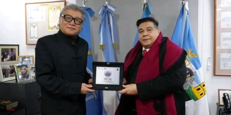 José C. Paz fortalece su Hospital Oftalmológico con tecnología de inteligencia artificial y cooperación con China.