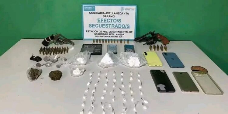 Desbaratan un búnker narco montado en una casa usurpada en Sarandí: dos detenidos.