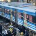 Choque entre una moto y un tren del Sarmiento provocó demoras e incendio en Morón.