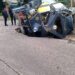Tres de Febrero: Un camión quedó atrapado al caer en un bache de grandes dimensiones.