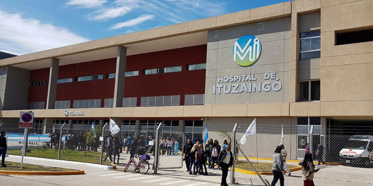 Un joven de 22 años murió tras caer desde la terraza de un edificio en Ituzaingó