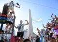 Disturbios en el Obelisco: enfrentamientos durante los festejos por la clasificación de Argentina al Mundial 2026.