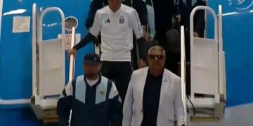 La Selección Argentina ya está en Ezeiza: una multitud recibió al plantel tras su regreso al país