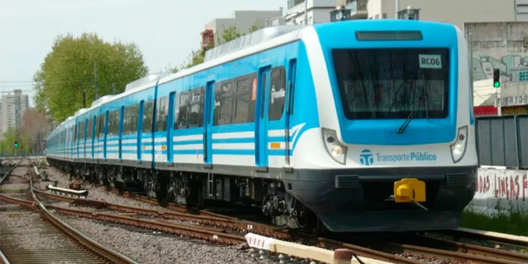 Victoria Villarruel recibió al sindicalista Rubén «Pollo» Sobrero para analizar la situación del sistema ferroviario.