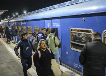 Demoras y cancelaciones en la línea San Martín por un paro del Personal de Seguridad