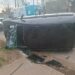 Grand Bourg: un auto quedó enganchado a un cable suelto, frenó de golpe y terminó volcando