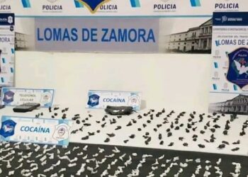 Desbarataron un búnker narco en Ingeniero Budge: tres detenidos y más de 200 dosis de cocaína secuestradas