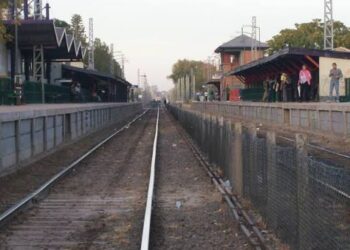 Investigan la muerte de una jubilada en las vías del tren Roca en Florencio Varela