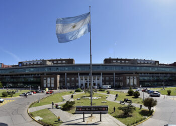 LOS HOSPITALES NACIONALES COMENZARÁN A COBRAR A EXTRANJEROS NO RESIDENTES