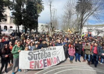Incidentes y tensión en una escuela de Ensenada: denuncian agresiones al equipo directivo
