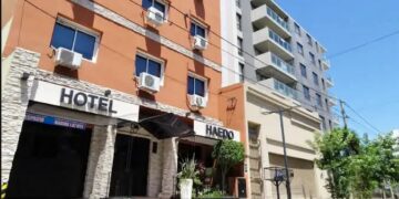 Investigan la muerte de un hombre hallado sin vida en una habitación de hotel en Haedo